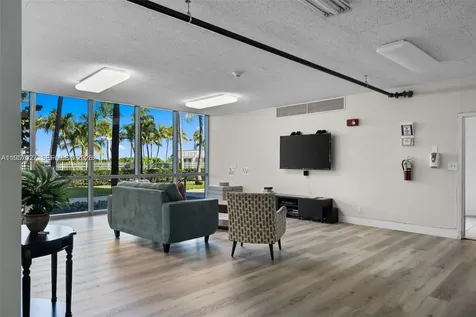 2655 Collins Avenue Miami Beach FL 33140