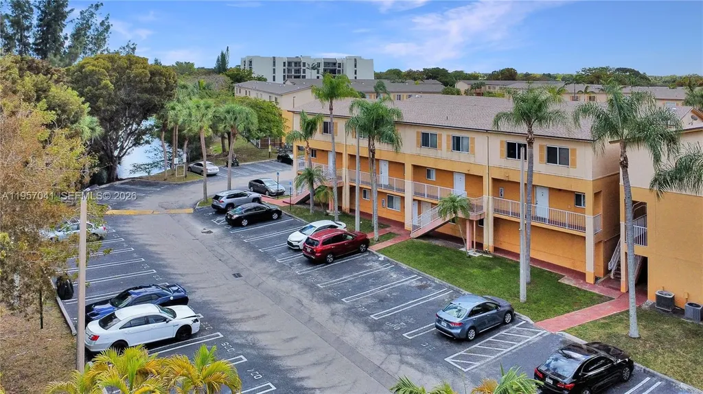 6205 Kendale Lakes Circle Miami FL 33183