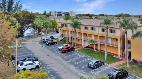 6205 Kendale Lakes Circle Miami FL 33183