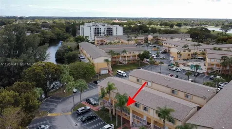 6205 Kendale Lakes Circle Miami FL 33183