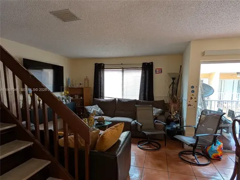 6205 Kendale Lakes Circle Miami FL 33183