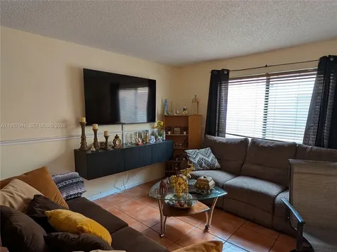 6205 Kendale Lakes Circle Miami FL 33183