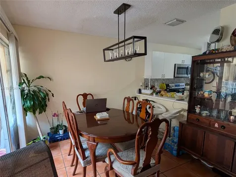 6205 Kendale Lakes Circle Miami FL 33183