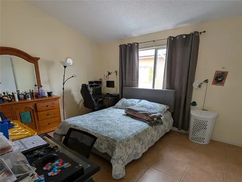 6205 Kendale Lakes Circle Miami FL 33183