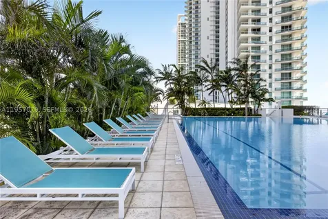 888 Biscayne Boulevard Miami FL 33132