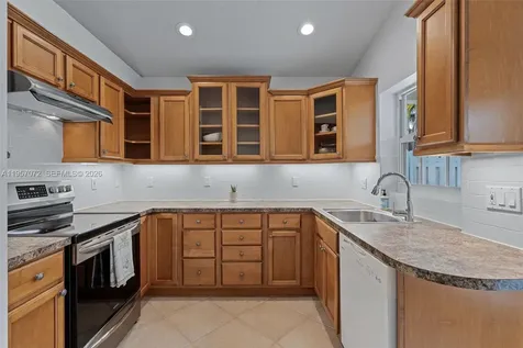 332 Bridgeton Road Weston FL 33326