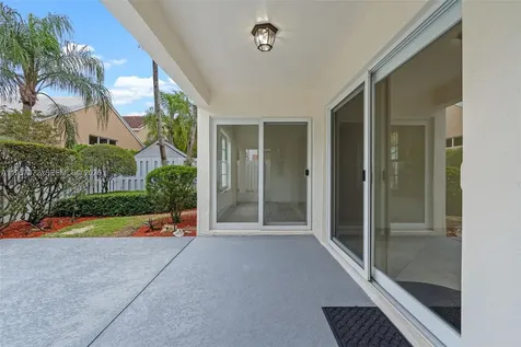 332 Bridgeton Road Weston FL 33326