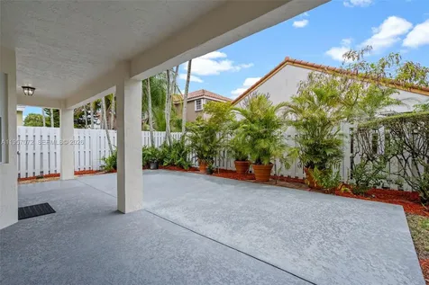 332 Bridgeton Road Weston FL 33326