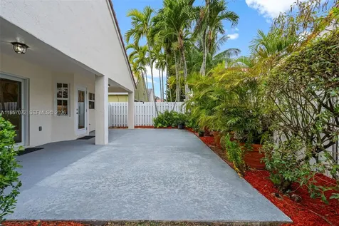 332 Bridgeton Road Weston FL 33326