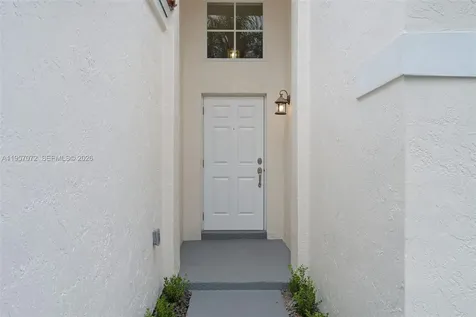 332 Bridgeton Road Weston FL 33326