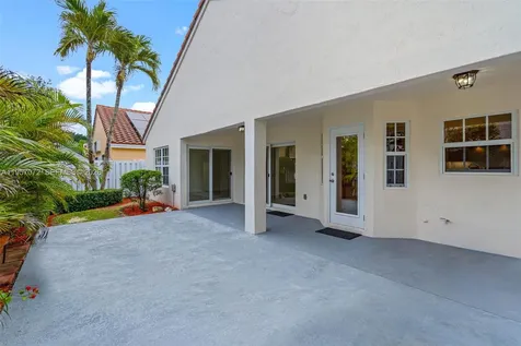 332 Bridgeton Road Weston FL 33326