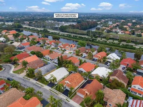 332 Bridgeton Road Weston FL 33326