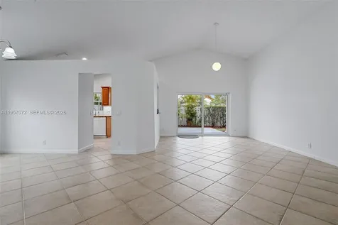 332 Bridgeton Road Weston FL 33326