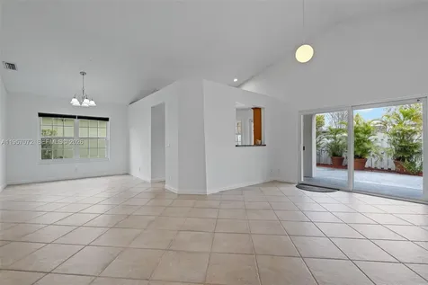 332 Bridgeton Road Weston FL 33326