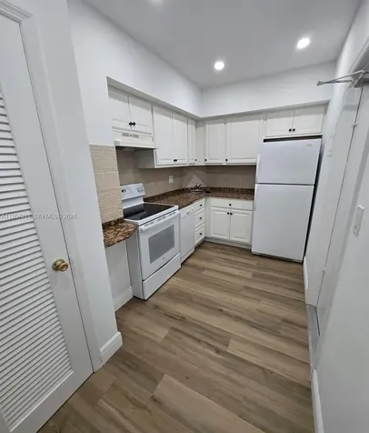 2424 SE 17th Causeway Fort Lauderdale FL 33316