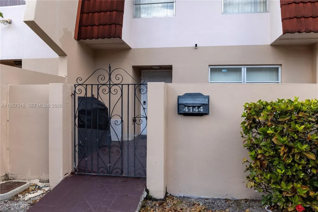 4144 Inverrary Drive Lauderhill FL 33319