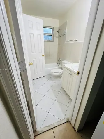 2040 NW 89th Avenue Pembroke Pines FL 33028