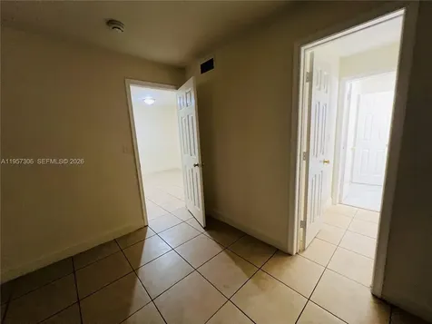 2040 NW 89th Avenue Pembroke Pines FL 33028