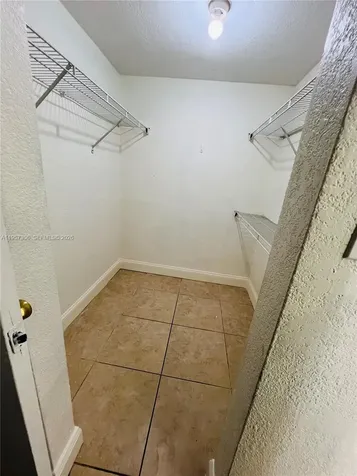 2040 NW 89th Avenue Pembroke Pines FL 33028