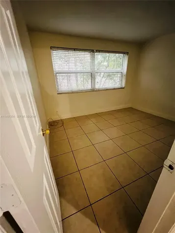 2040 NW 89th Avenue Pembroke Pines FL 33028
