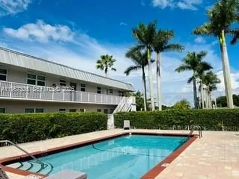 2040 NW 89th Avenue Pembroke Pines FL 33028