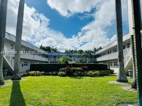 2040 NW 89th Avenue Pembroke Pines FL 33028