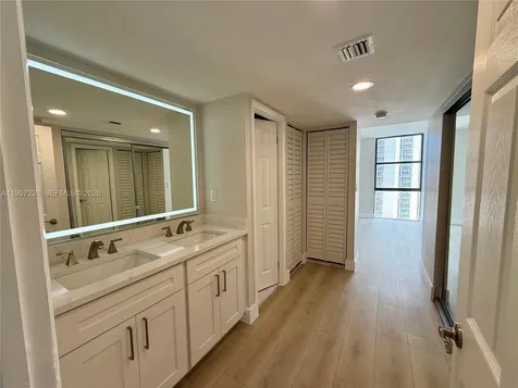 20335 W Country Club Drive Aventura FL 33180