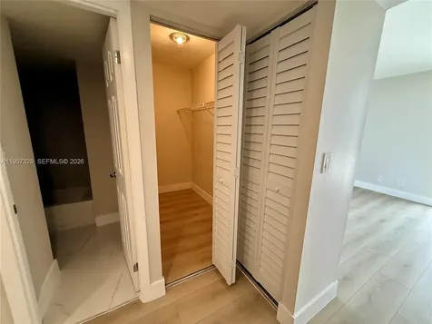 20335 W Country Club Drive Aventura FL 33180