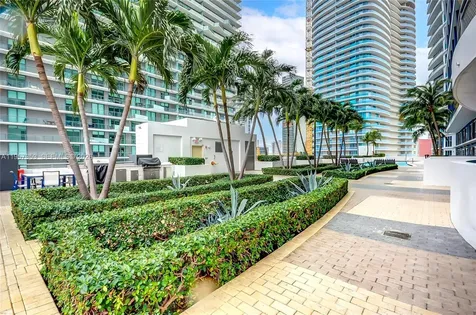60 SW 13th Street Miami FL 33130