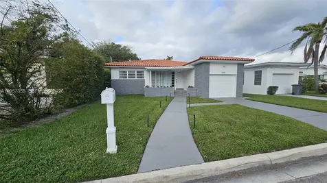 9348/9356 Byron Avenue Surfside FL 33154