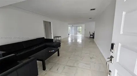 9348/9356 Byron Avenue Surfside FL 33154