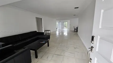 9348/9356 Byron Avenue Surfside FL 33154