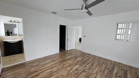 9348/9356 Byron Avenue Surfside FL 33154