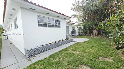 9348/9356 Byron Avenue Surfside FL 33154