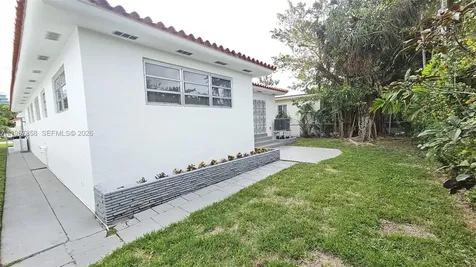 9348/9356 Byron Avenue Surfside FL 33154