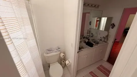 7586 NW 113th Path Doral FL 33178