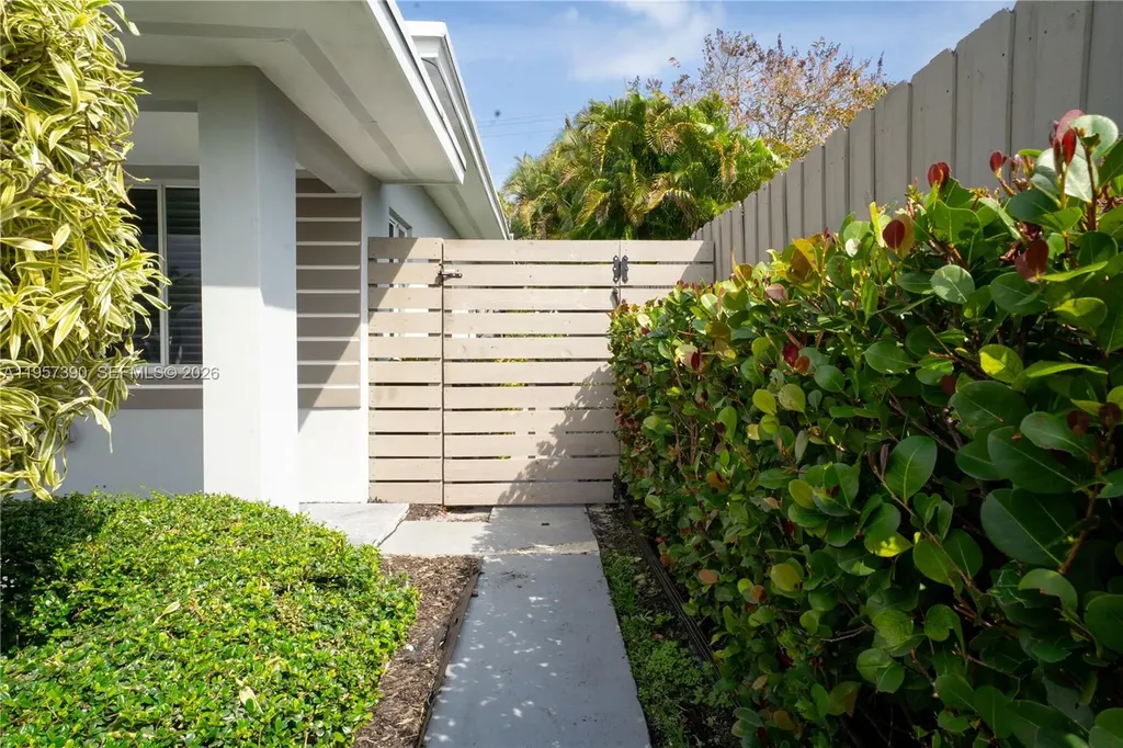 1324 NE 14th Avenue Fort Lauderdale FL 33304