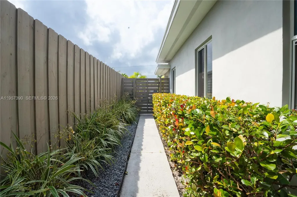 1324 NE 14th Avenue Fort Lauderdale FL 33304