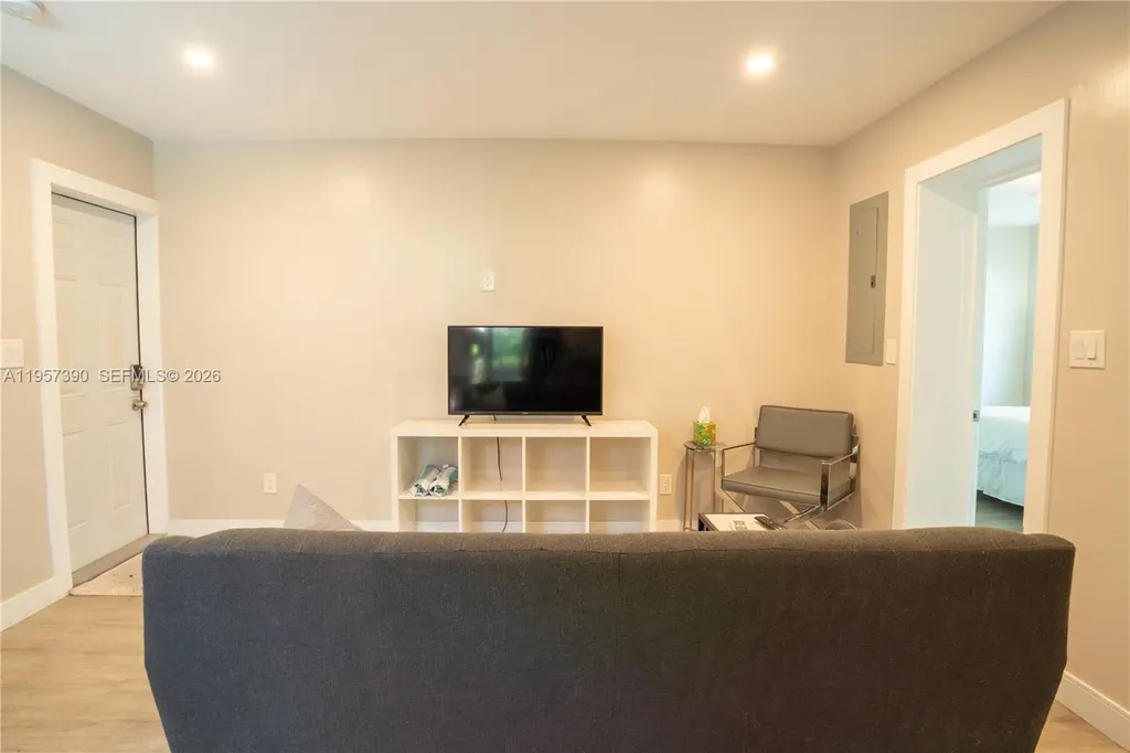 1324 NE 14th Avenue Fort Lauderdale FL 33304