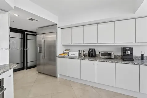 7000 Island Boulevard Aventura FL 33160