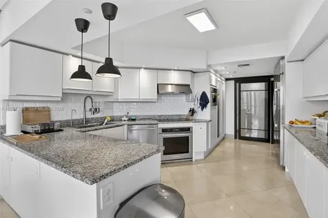 7000 Island Boulevard Aventura FL 33160