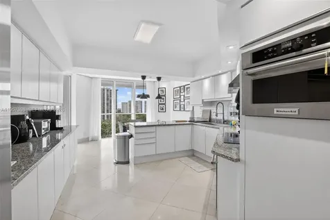 7000 Island Boulevard Aventura FL 33160