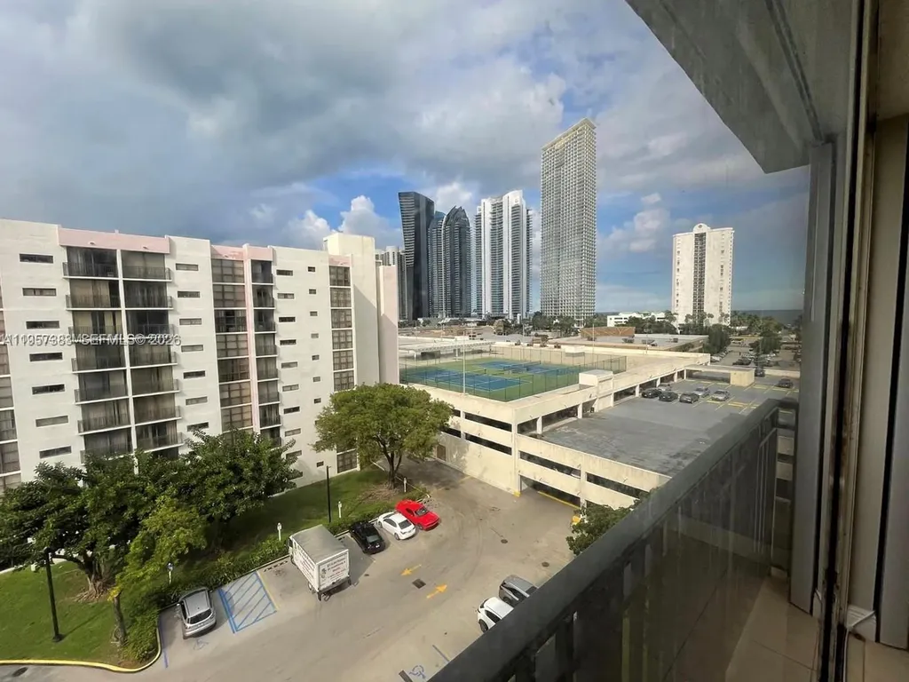 16909 N Bay Road Sunny Isles Beach FL 33160