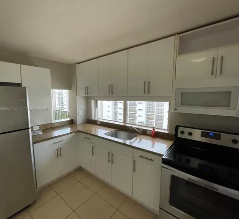 16909 N Bay Road Sunny Isles Beach FL 33160