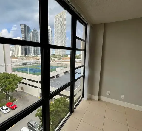 16909 N Bay Road Sunny Isles Beach FL 33160