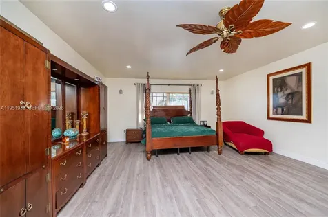 19520 SW 206th Street Miami FL 33187