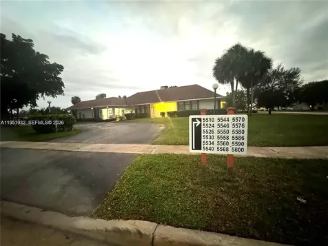 5482 S Lakewood Circle S Margate FL 33063