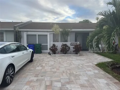 5482 S Lakewood Circle S Margate FL 33063