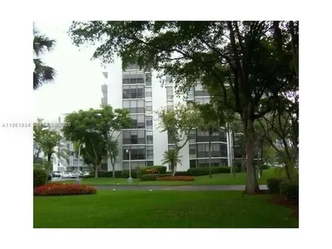 3401 N Country Club Drive Aventura FL 33180