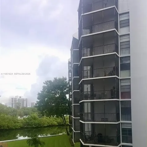 3401 N Country Club Drive Aventura FL 33180